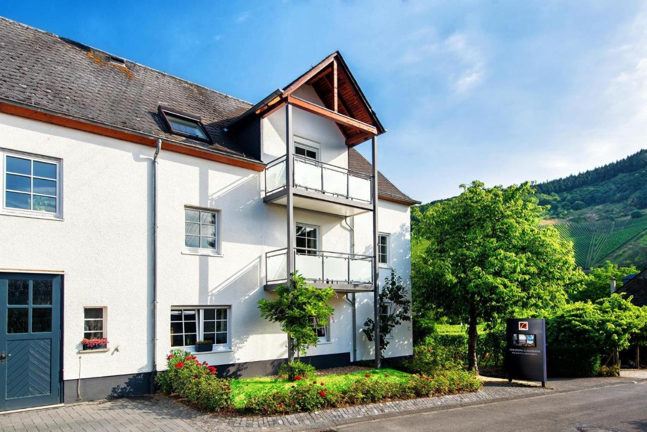 Weingut & Gaestehaus Christoph Cluesserath Trittenheim Exteriör bild